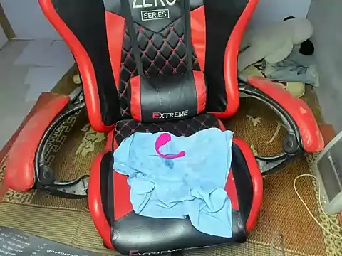 tinaly18 (F young) - i want nude, squirt, to play pussy