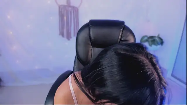 _riley_reid_ (F teen) - show boobs