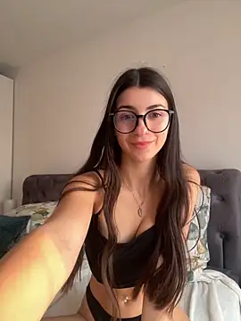 wildberry_ (F young) - show boobs 3 min