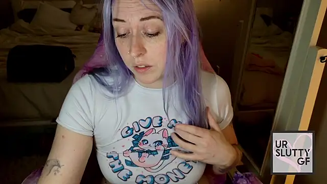 ursluttygf (F young) - shorts off tease