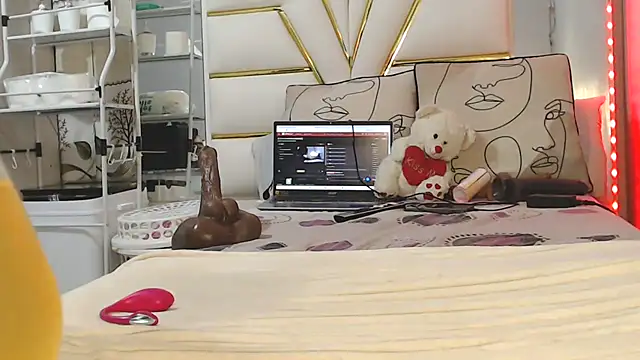 sexyynana - SexyyNana's free webcam