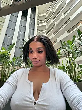 Webcam Model (___Nessa)  is live.Free join now!