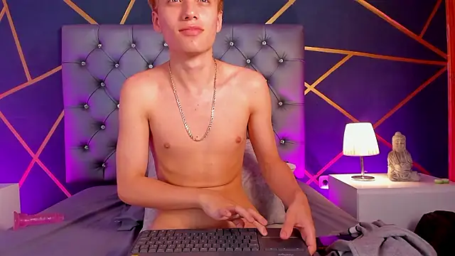 Isaac_Grey's live cam