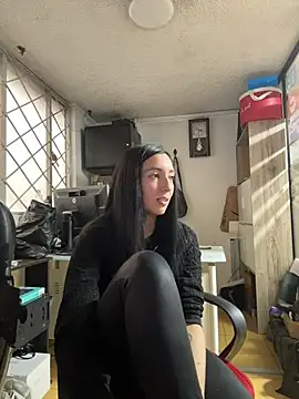 salome_korland (G young) - plug glass in ass in doggy close