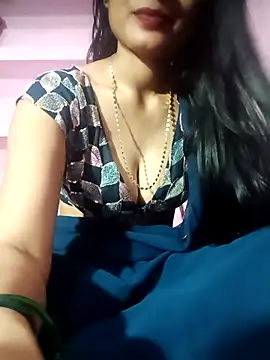 Webcam Model (Your_Favourite_Madhuri) is live