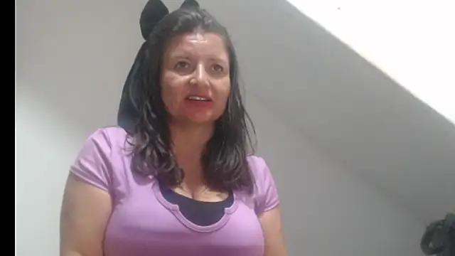 debora_cienfuegos25 - Debora_Cienfuegos25's free webcam - UK Sex Cams