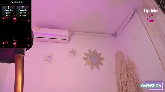 thamara-thompson - Thamara-thompson's free webcam - UK Sex Cams