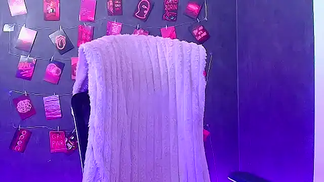 cuttieemma - CuttieEmma's free webcam - UK Sex Cams