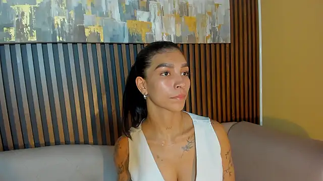 lauraaristizabal - LauraAristizabal's free webcam - UK Sex Cams