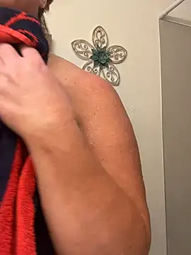 jess_loves (F milf) - squirt