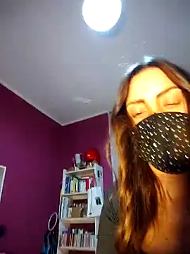 Akemi_rossi live sex cam