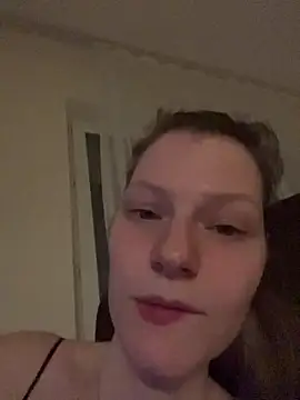 MaryHiggins live sex cam