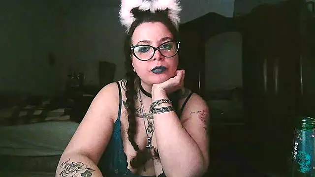 Preview of alicebehind