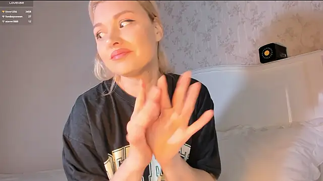 Allena_moan live sex cam