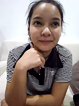 Natural_Asian_Girl's room