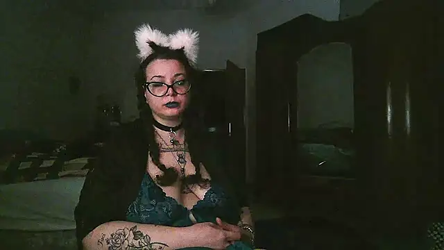 Preview of alicebehind