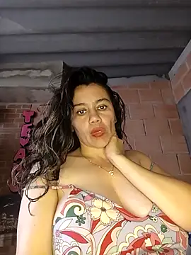 Webcam Model (sexy-pregnant1) is live