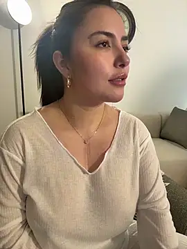 sukhakunis1 - Sukhakunis1's free webcam