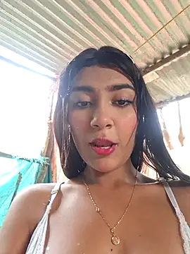 Webcam Model (Sweed-virgin-pussy)  is live.Free join now!