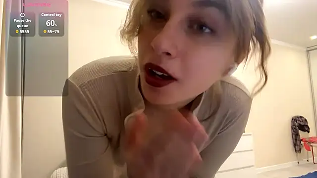 olivia_132 - Olivia_132's free webcam