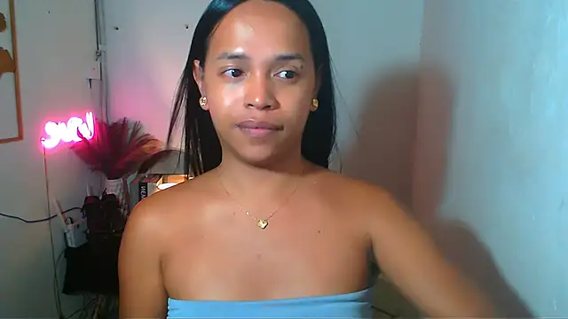 lorainnelustts - Lorainnelustts's free webcam - UK Sex Cams