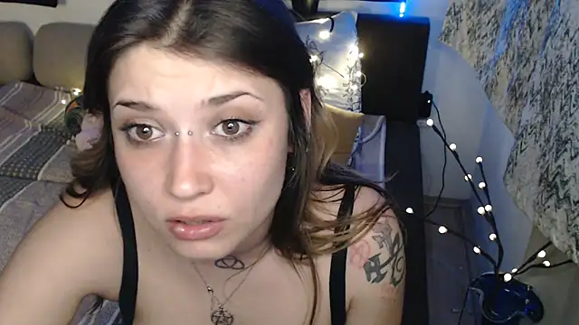 alienfortwenty - AlienforTwenty's free webcam - UK Sex Cams