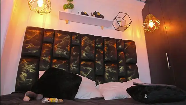 sarabellini1 - Sarabellini1's free webcam