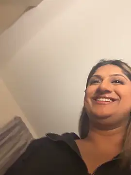 sexyriri_ - SexyRiri_'s free webcam - UK Sex Cams