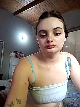 Webcam Model (Emmacut)  is live.Free join now!