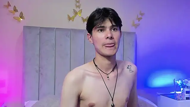 derek_sinn (M twink) - show cock