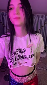 HolyRayLove live sex cam