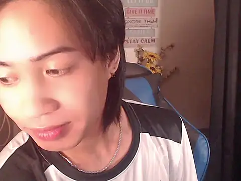 manilagirl_x (Ask my age) - make me happy , and cum <3