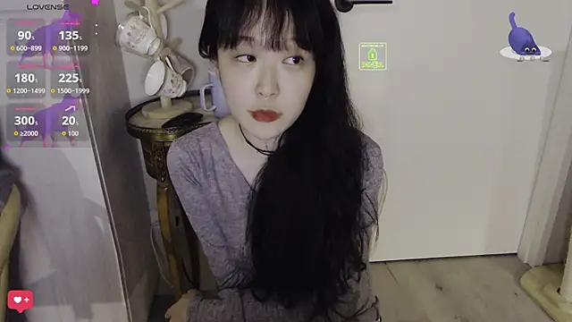 美女Etherealcat33在线直播