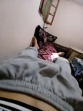 latarak321 (M young) - I rub my penis until I ejaculate milk 💦