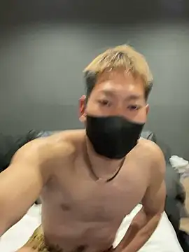 ryuaaaaa Live Webcam on Stripchat