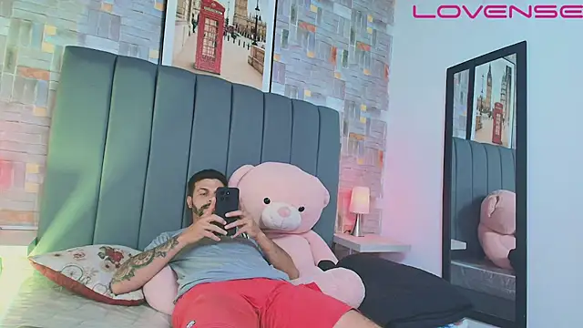 max_ashley_mds Live Webcam on Stripchat