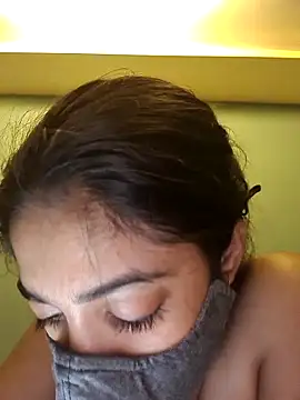 diyam4002 - Diyam4002's free webcam