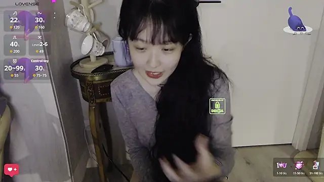 美女Etherealcat33在线直播