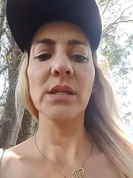 Webcam Model (Monita_Med) is live