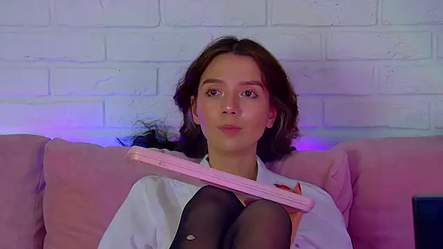 vanessavienne - VanessaVienne's free webcam