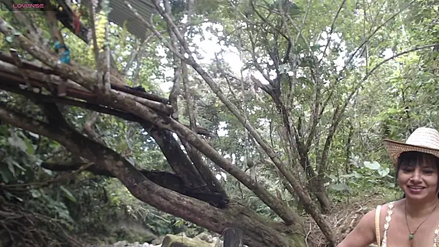 esmeralda_li (Ask my age) - riding hildon in the water