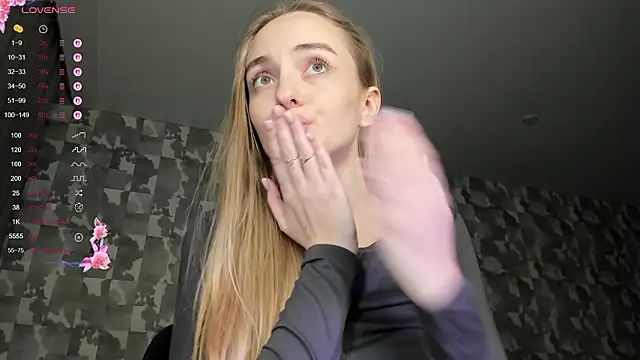 a_delina - A_delina's free webcam