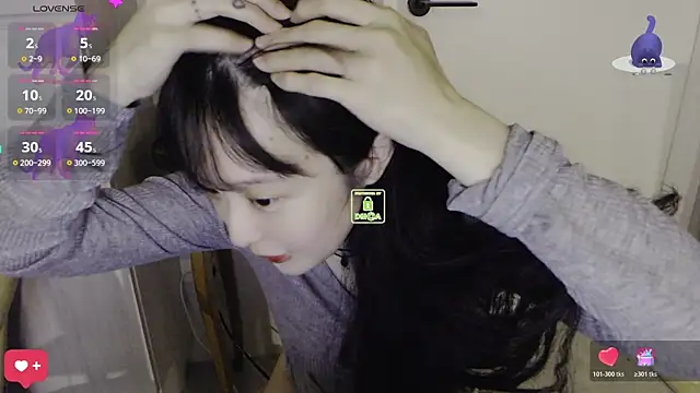 美女Etherealcat33在线直播