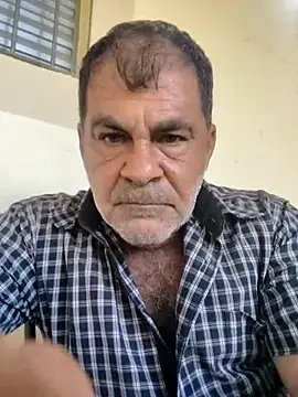 Peludo173317's live cam