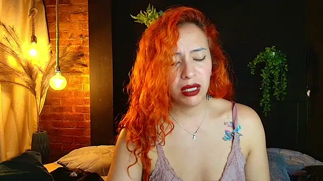 sahra_taylor_ (F milf) - two fingers in my ass