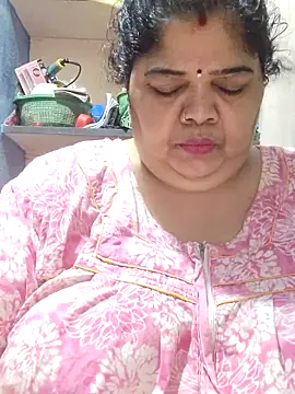 tamilthanushri (F milf) - Pusyy flash