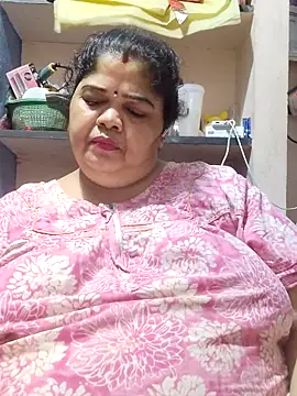 tamilthanushri (F milf) - Pusyy flash