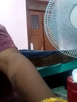 Webcam Model (tamilkaviya431) is live