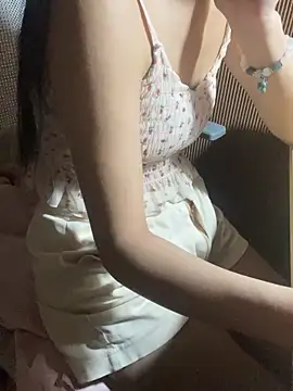 mina048 - Mina048's free webcam