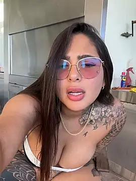 maferalvarexxx Live Webcam on Stripchat